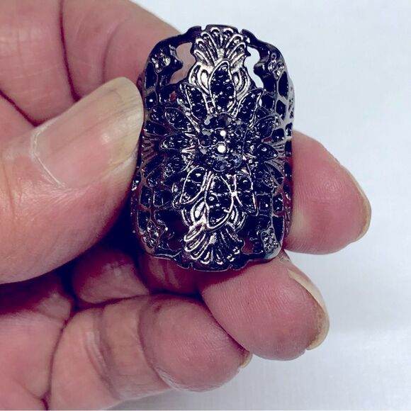 Vintage Black Crystal & Rhinestone Dark Metal Ring 1.25” Sz 7 Vintage Gorgeous - Picture 10 of 10